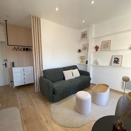 Refurbished - Hyper Center Apartment